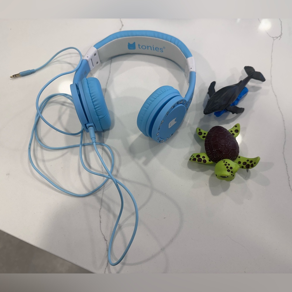 Tonies bundle with headphones
